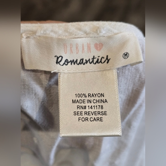 Urban Romantics White Lace Trimmed Women's Top - Picture 7 of 7